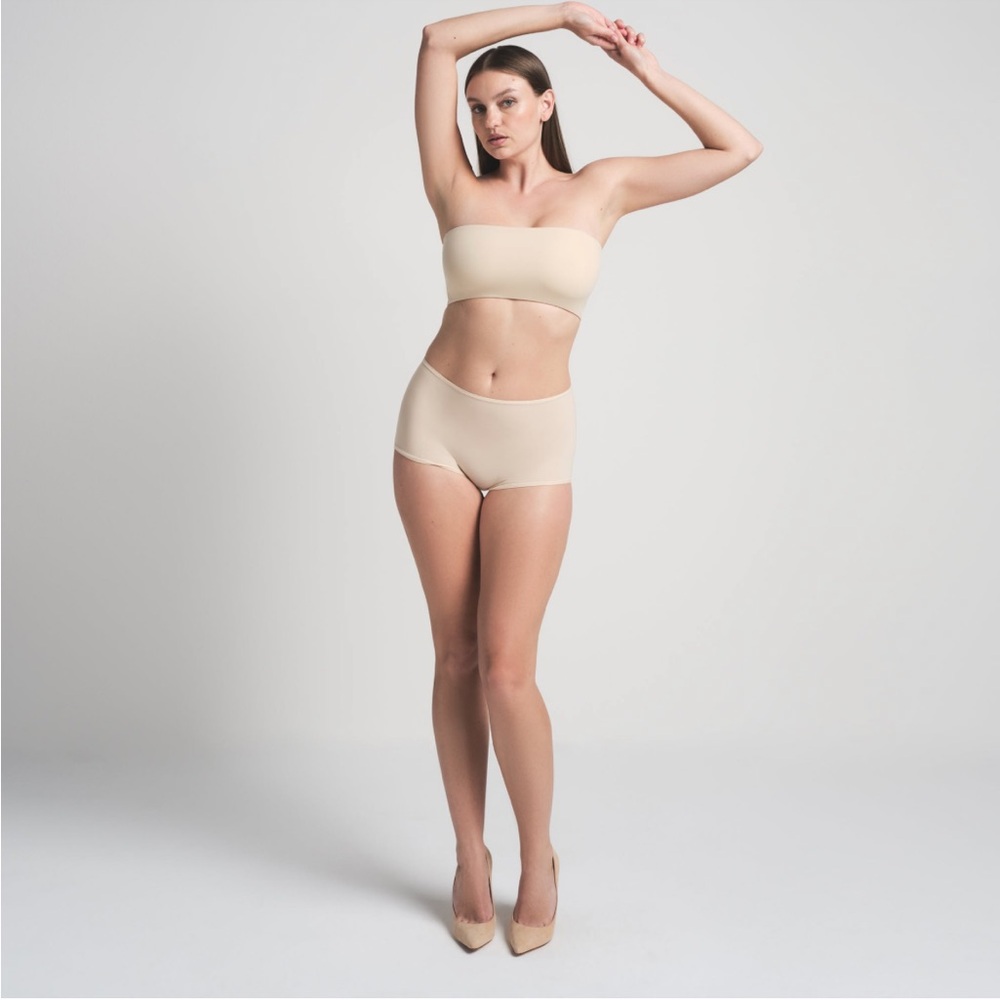 NWOT SKIMS Cream Seamless Bandeau Intimates & Sleepwear